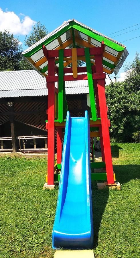 "Різьбярська Садиба" Slavske Dış mekan fotoğraf