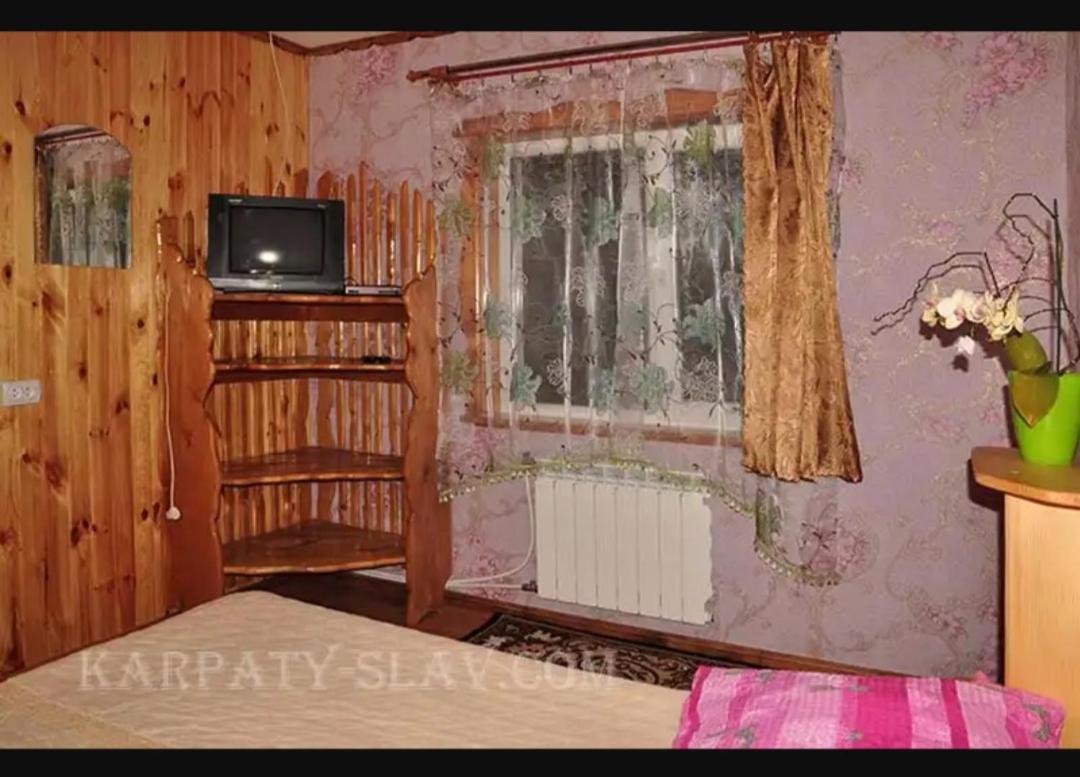 "Різьбярська Садиба" Slavske Dış mekan fotoğraf