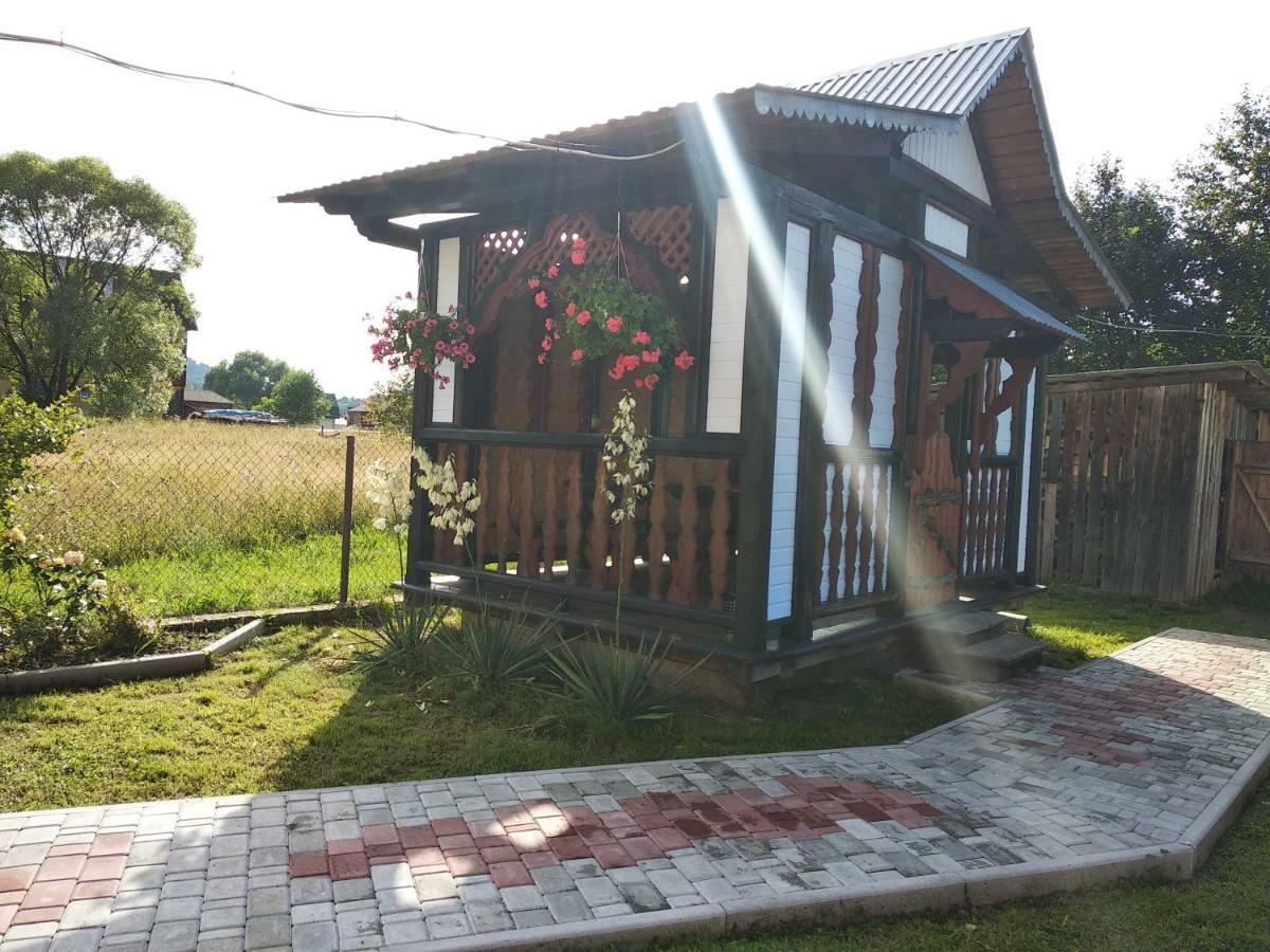 "Різьбярська Садиба" Slavske Dış mekan fotoğraf