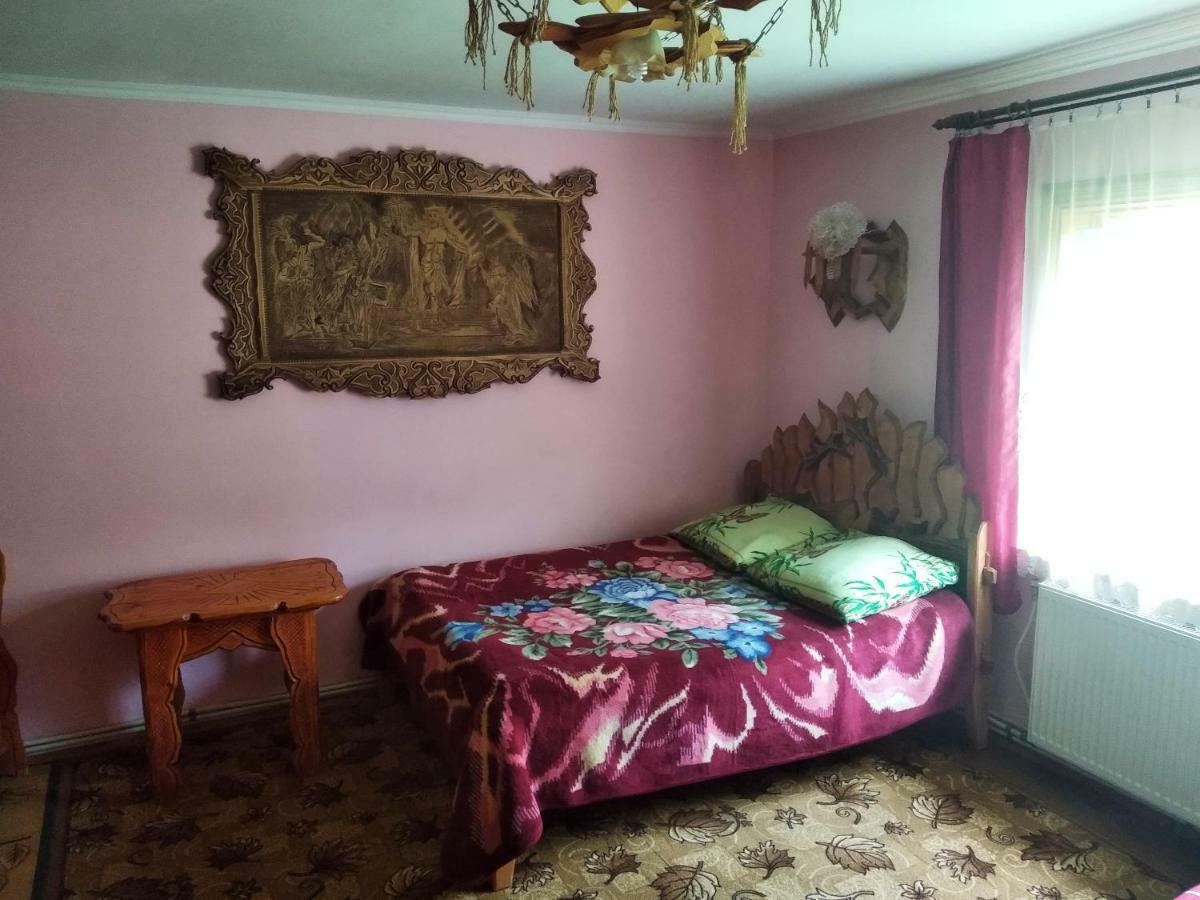 "Різьбярська Садиба" Slavske Dış mekan fotoğraf