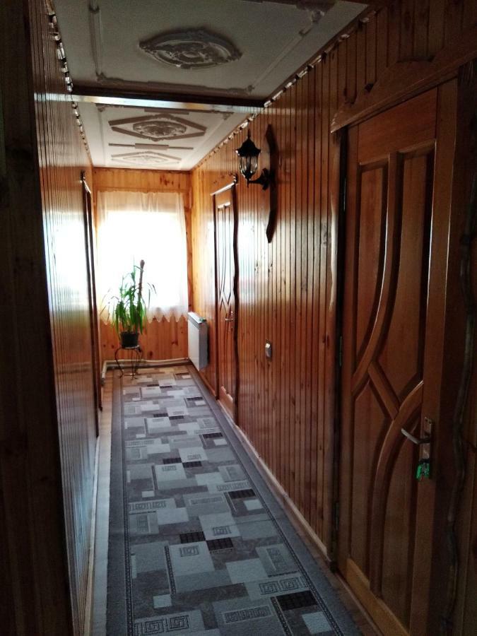 "Різьбярська Садиба" Slavske Dış mekan fotoğraf