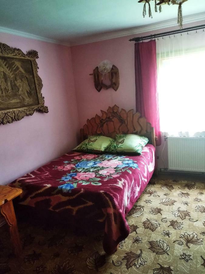 "Різьбярська Садиба" Slavske Dış mekan fotoğraf